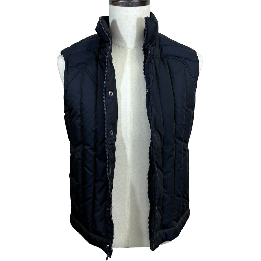 Armani Exchange Men's Puffer Vest – Lightweight Designer Layer | size small